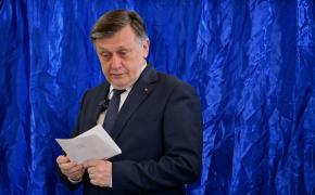 Crin Antonescu merge la vot în turul 2: "Suntem în faţa unui rău cunoscut, Nicuşor Dan, şi un rău necunoscut"