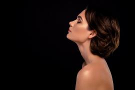 Spray-urile nazale pentru bronzare, noua modă periculoasă promovată de influenceri. Specialiştii avertizează: bombe cu ceas pentru sănătate