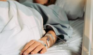 O femeie însărcinată, aflată în moarte cerebrală, este ţinută în viaţă în baza unei legi antiavort din Georgia