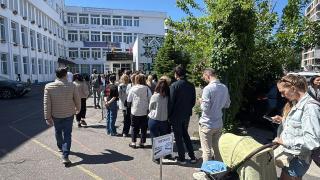 Aglomeraţie la vot în Complexul Studenţesc Regie. Tinerii stau la cozi uriaşe pentru a-şi alege candidatul favorit