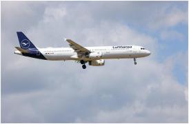 Un avion Lufthansa cu 250 de pasageri a zburat fără pilot minute în șir. Copilotul a leșinat la manșă când colegul era la baie