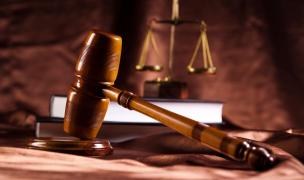 Avocată din Bucureşti, trimisă în judecată pentru proxenetism. Deţinea un salon de masaj erotic