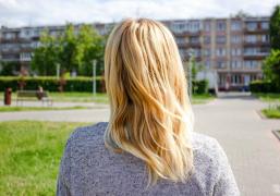 O tânără de 29 de ani a rămas paralizată după ce a folosit un drog vândut în magazine: 
