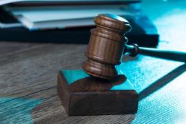 Un bărbat din Brăila, trimis în judecată pentru că a furat carne de 100 de lei. Procurorii au vrut să îl trimită în spatele gratiilor