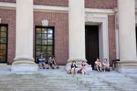 Trump interzice universității Harvard să mai aibă studenți străini: "Conducerea a creat un mediu nesigur în campus"