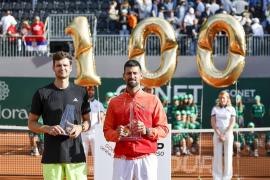 Novak Djokovic a câştigat turneul de la Geneva, al 100-lea titlu din carieră