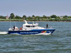 Accident naval pe Dunăre: 9 persoane au ajuns în apă, după ce barca în care se aflau s-a răsturnat