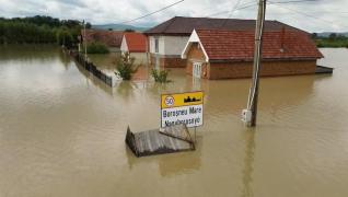 Cod roşu de inundaţii în 5 judeţe, până vineri la prânz. Sunt vizate râuri din Harghita, Covasna, Brașov, Botoșani și Iași