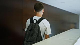 Nivel alarmant de consum de alcool, tutun şi droguri în rândul elevilor de 15-16 ani în Capitală