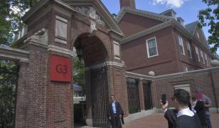 Speranţe pentru viitorii studenţii străini în SUA: suspendarea vizelor ar putea fi de scurtă durată