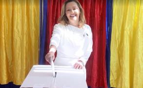 Elena Lasconi a votat "cu gândul şi credinţa că hoţii şi corupţii vor ajunge la puşcărie"