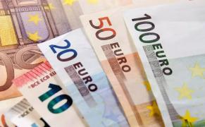 Euro a ajuns la un maxim istoric şi a trecut pragul psihologic de 5 lei