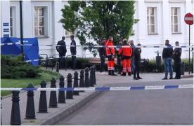 Polițiștii ar fi găsit capul angajatei decapitate de tânărul de 22 de ani, lângă toporul lui