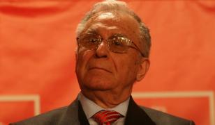 Ion Iliescu suferă de cancer pulmonar. Spitalul SRI: A fost operat în această dimineaţă