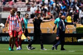 Diego Simeone, nemulţumit de arbitrajul lui Istvan Kovacs deşi Atletico Madrid a pierdut cu 4-0
