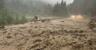 Alertă de inundații în România. Râuri din 12 județe, sub cod galben până miercuri dimineaţă