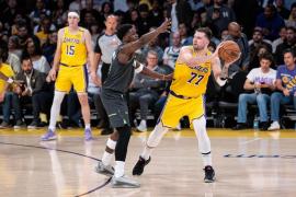 Los Angeles Lakers se vinde pentru 10 miliarde de dolari