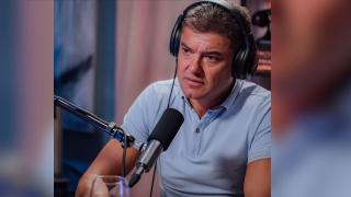 Tânăra care îl acuză pe Boureanu de agresiune sexuală, ademenită în casă cu papuci. Reacţia fostului deputat