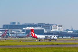 Pilotul unui avion cu 121 de oameni la bord a leşinat imediat ce a aterizat. Ce s-a întâmplat cu pasagerii