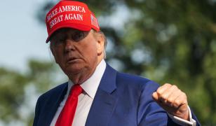 Trump sugerează o posibilă schimbare de regim la Teheran: Faceţi Iranul măreţ din nou