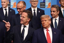 Linguşirea lui Trump la NATO câştigă timp, dar evită întrebările dificile - Analiză Reuters