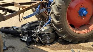 Adolescent din Bucureşti, ucis de tractor în Olt. Utilajul a trecut peste motocicleta băiatului de 17 ani