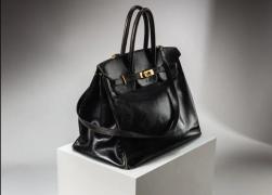 Prima geantă Birkin creată de casa de modă Hermes va fi scoasă la licitație în luna iulie