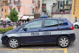 Doi fraţi din Italia şi-au ucis tatăl şi l-au ascuns într-un cufăr, pe care l-au l pe terasa casei lor