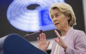 Moţiunea de cenzură iniţiată de Gheorghe Piperea împotriva Comisiei Europene, respinsă de eurodeputaţi