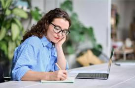 Îți faci biroul acasă sau deschizi un mic business. Iată ce echipamente îți sunt indispensabile