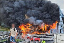 Scena principală de la Tomorrowland a ars complet în incendiu, dar festivalul va continua