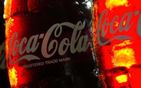 Trump susţine că se va folosi zahăr adevărat în Coca-Cola. Compania nu confirmă decizia preşedintelui SUA