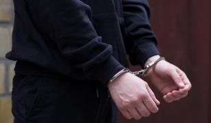 Tânără de 19 ani, agresată sexual în timpul unui zbor Amsterdam - Bucureşti. Suspectul, reţinut pe Otopeni