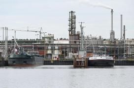 Industria petrochimică din Europa, în declin. Combinatele se închid: "Este ca şi cum ai fi pe Titanic"