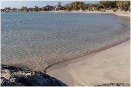 Româncă găsită moartă în apă, pe o plajă celebră din Grecia. Resuscitarea a fost în zadar