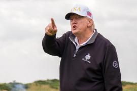 Donald Trump se laudă că "a oprit cam cinci războaie" în timp ce inaugurează un nou teren de golf în Scoţia
