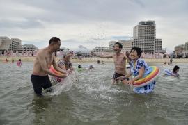 Cum se distrează nord-coreenii în cea mai nouă staţiune inaugurată de Kim Jong Un