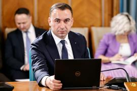 Ministrul Bogdan Ivan