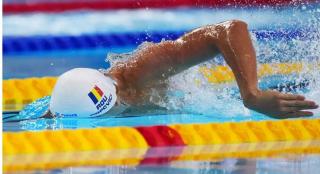 David Popovici, după o nouă medalie de aur. Cum reuşeşte să câştige: "Îmi imaginez că sunt singur în bazin"