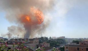 Cel puţin 40 de răniţi după o explozie puternică la o benzinărie din Roma. Pompierii descriu scene de groază