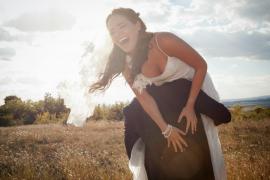 "Furi mireasa? Fii legal, nu letal!" Campanie MAI despre tradiţiile de nuntă