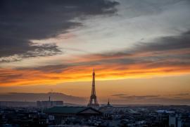 Parisul, scufundat în întuneric. Penele de curent ar fi fost cauzate de caniculă