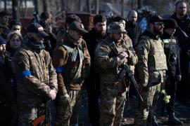 Trupele Azov, trimise să oprească avansul rușilor în Doneţk după breşa din apărarea ucraineană