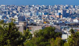 Țara europeană unde investitorii chinezi vin cu microbuze și cumpără pe repede înainte mii de apartamente