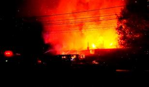 Două case s-au făcut scrum în Giurgiu. Proprietarul a fost găsit mort în dormitor