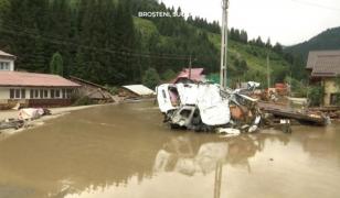Guvernul aprobă acordarea de ajutoare pentru familiile afectate de inundaţiile din Maramureş, Neamţ şi Suceava
