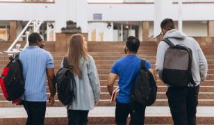 Peste 65% dintre elevii din școlile private din România, admiși la universități de top internaționale