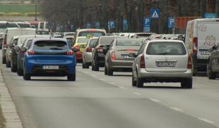 Guvernul a adoptat ordonanţa prin care rovinieta pentru autoturisme se scumpește. Care sunt noile tarife