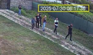 "Cei mai muncitori oameni". Un român, arestat la domiciliu în Italia, ironizează poliţiştii români