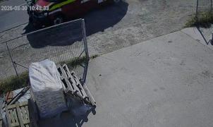 Momentul în care un SMURD loveşte în plin un motociclist, în Iaşi. Motociclistul a virat brusc